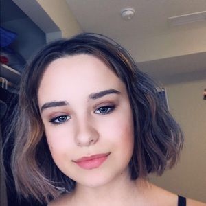 Meet your Posher, Deanna